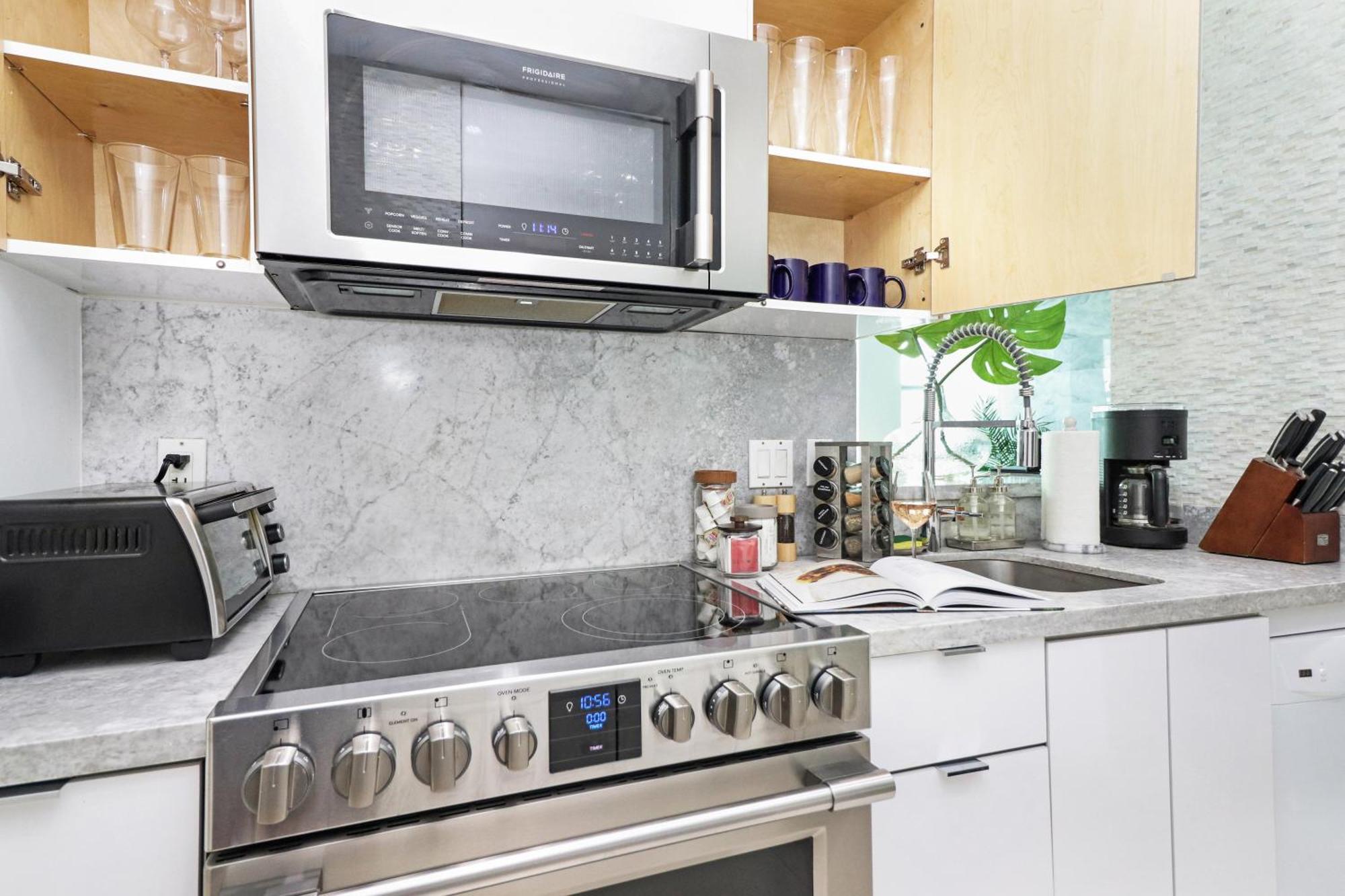 Roami At Brickell Arch